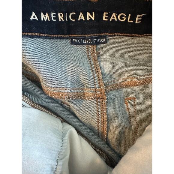 American Eagle Hi Rise Shortie Blue Denim Shorts 2" Stretch Womens 6 Distressed - Picture 7 of 7